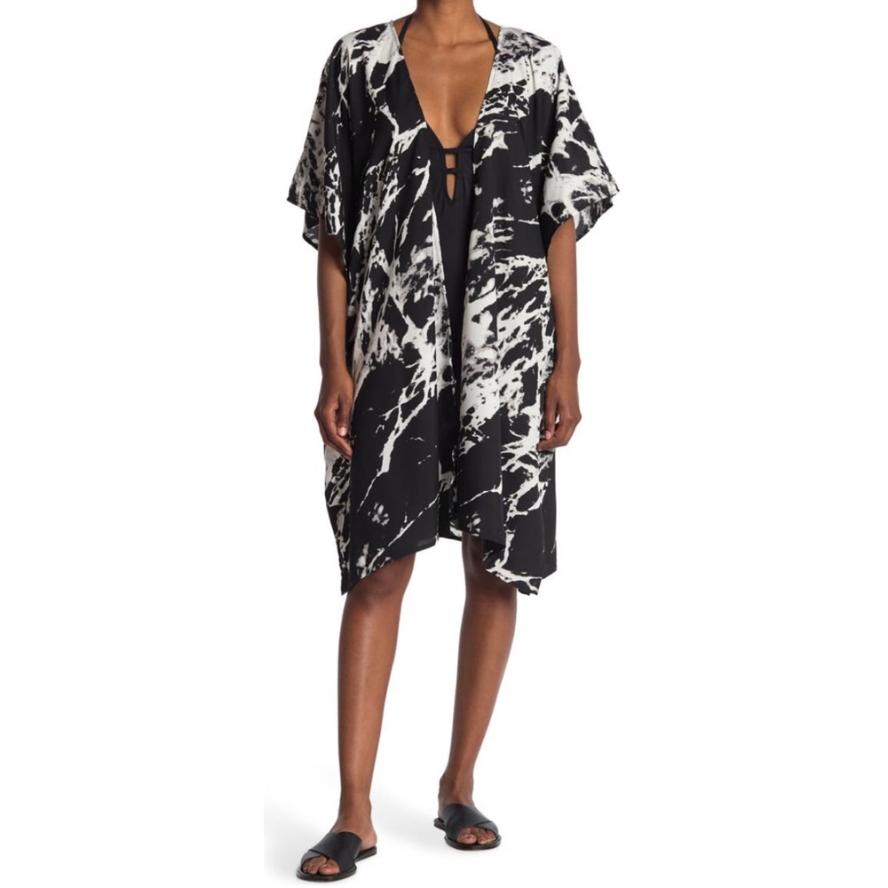 MELROSE AND MARKET Printed Ruana Black & White Combo - New With Tag- One Size